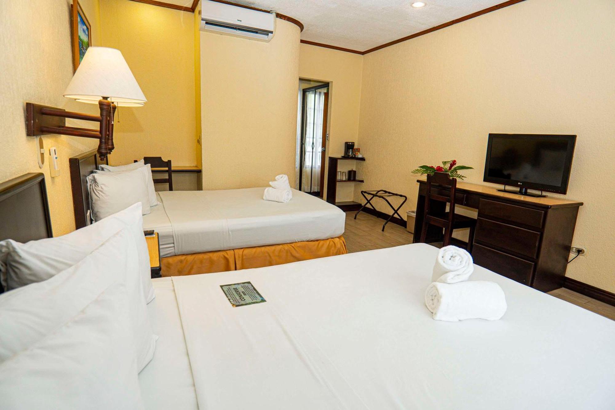 Best Western Hotel & Casino Kamuk Manuel Antonio Bagian luar foto