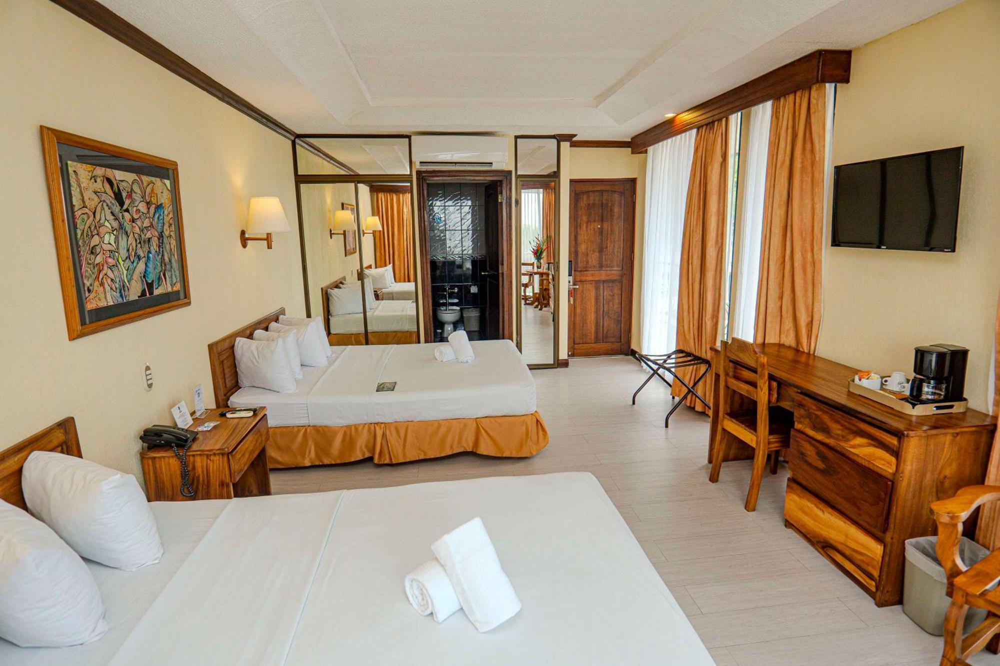 Best Western Hotel & Casino Kamuk Manuel Antonio Bagian luar foto